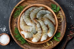 Fresh water prawns / Scampi (Medium)-With Tail/Pealed